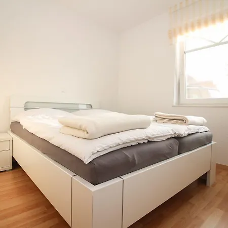 Kerstins-muehlenplatz * Greetsiel